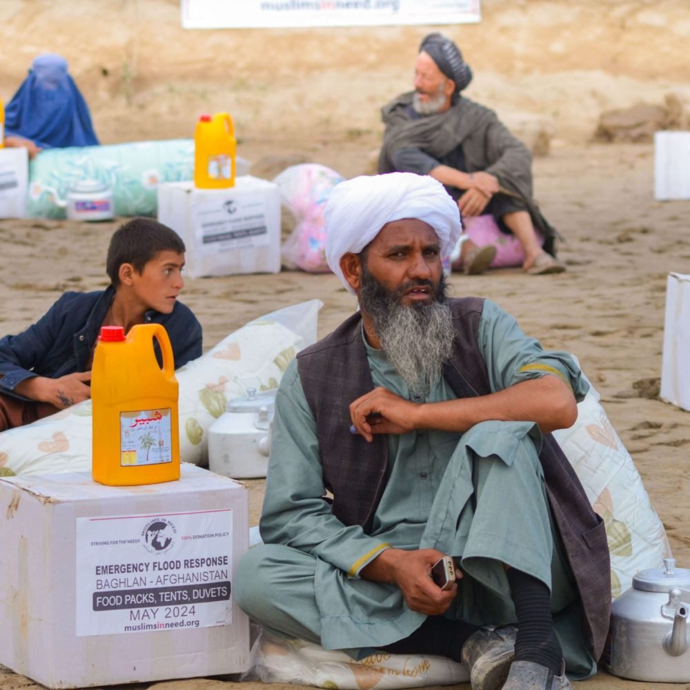 5-min-charity-food-aid-food-pack-food-parcel-hot-meals Muslims in Need Charity Food Packs Hot Meals Image